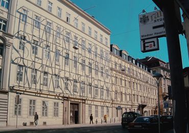  Finally, a stand-alone faculty in 2004, but still with many different locations. This is the largest – Campus Favoritenstraße. 